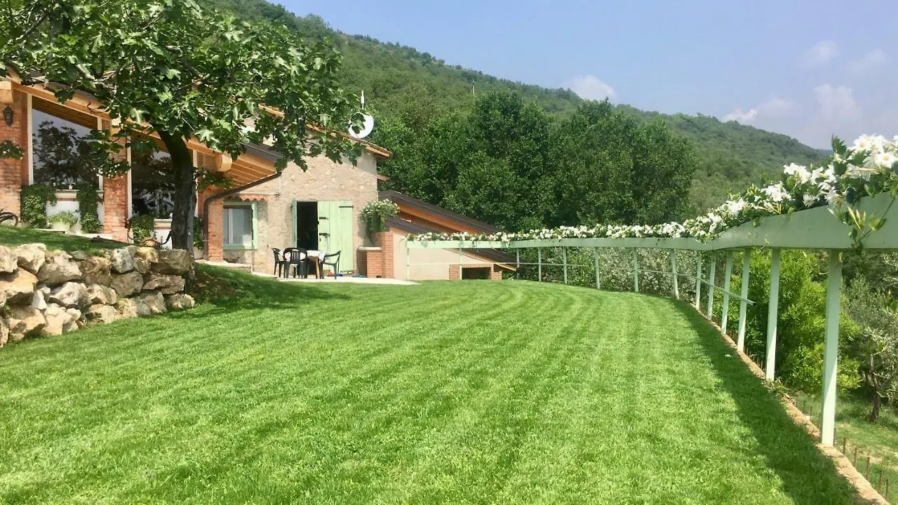 Çiftlik konaklama Agriturismo Caranatura Verona İtalya