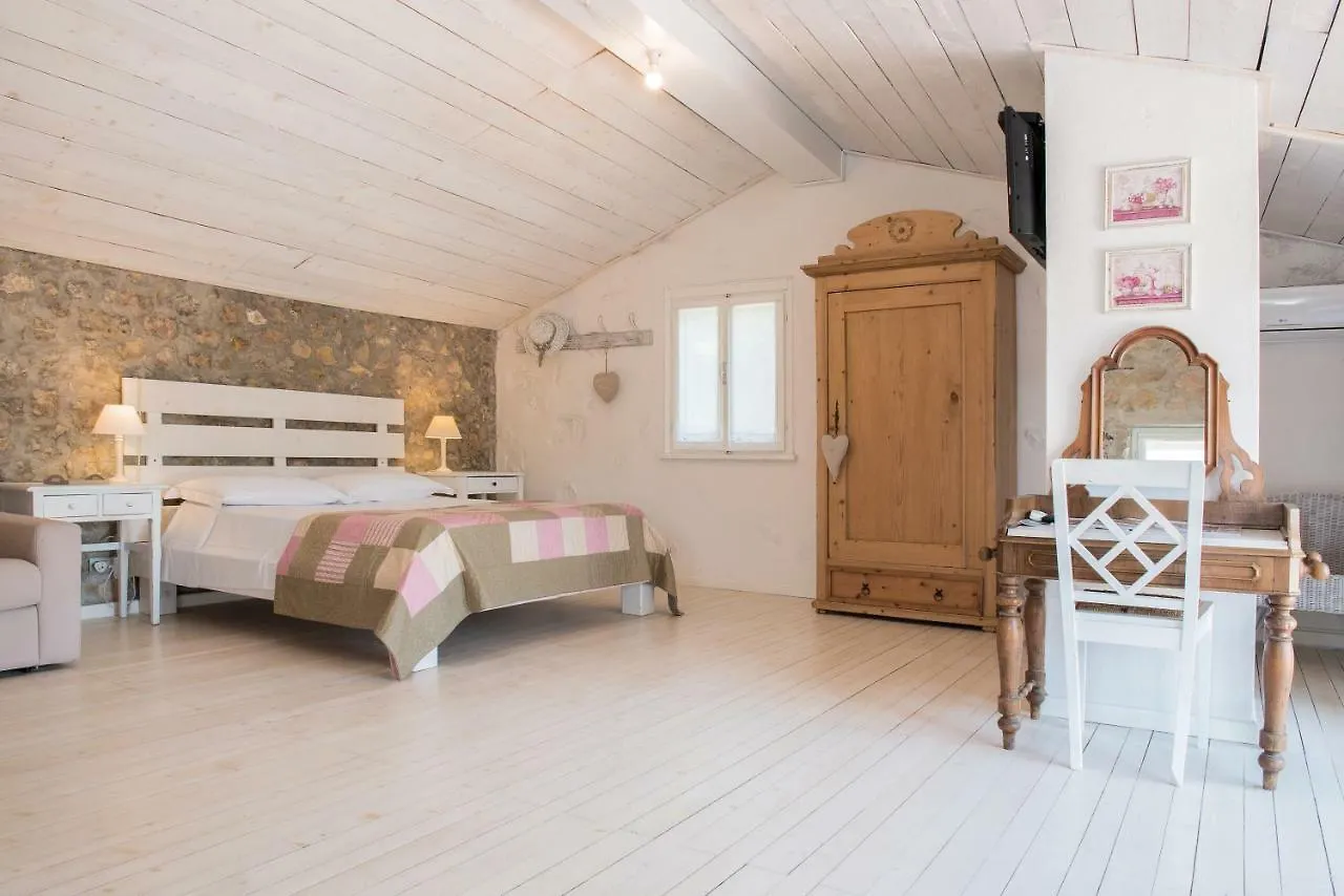 ורונה Agriturismo Caranatura בית חווה